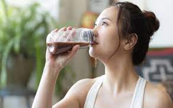 プロテインを飲むベストなタイミング｜目的別に効果を解説