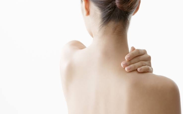 肩こり・首こりは筋トレで改善できる？効果とおすすめトレーニング💪✨